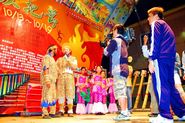 三立台灣台「在台灣的故事」節目，全程紀錄2008清境火把節（攝影：ALINA）