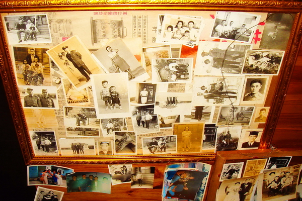 清境社區歷史照片蒐集計畫，將居民家中的老照片，現場進行數位化掃瞄（2007.12.04）
